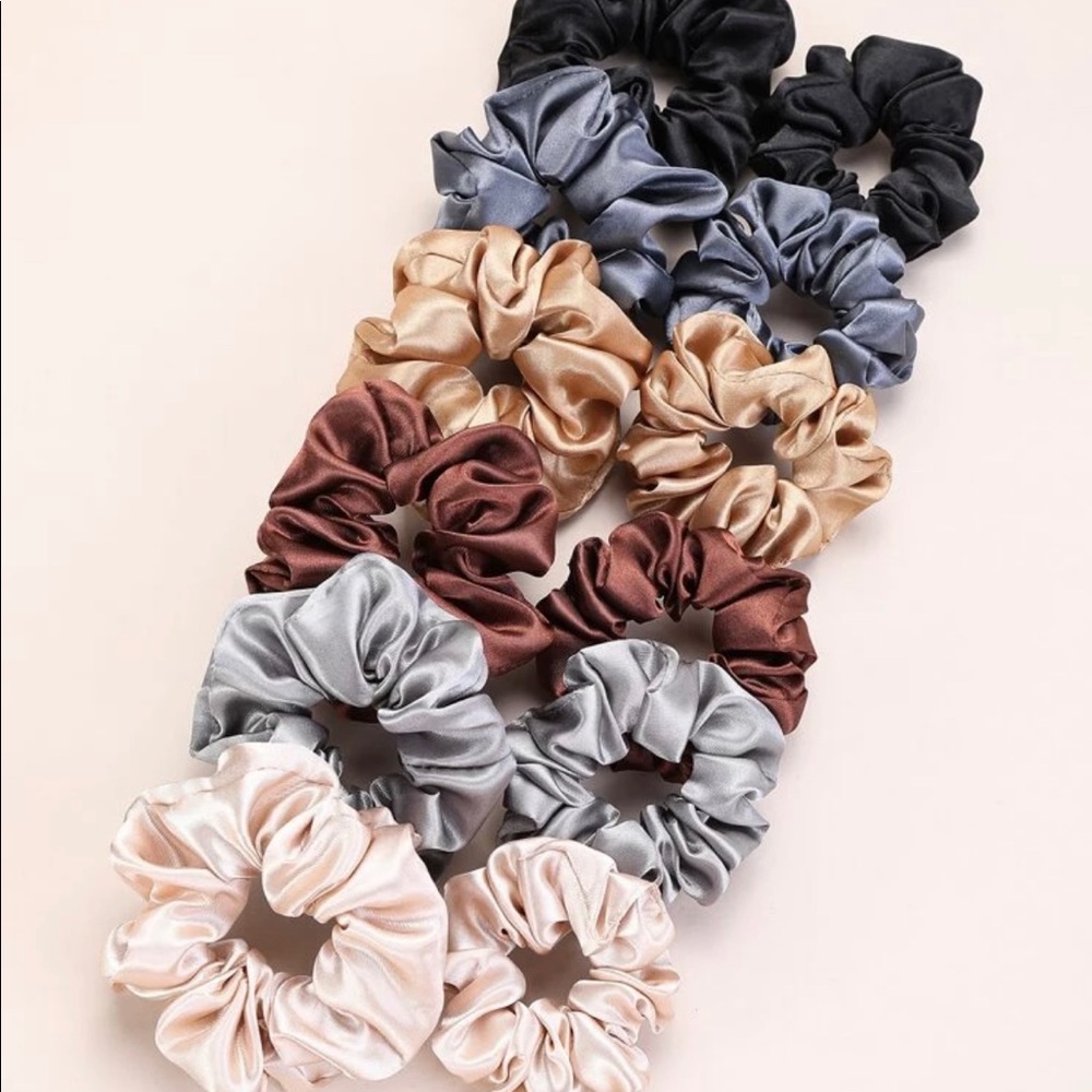 12pcs Plain Pleated Scrunchie